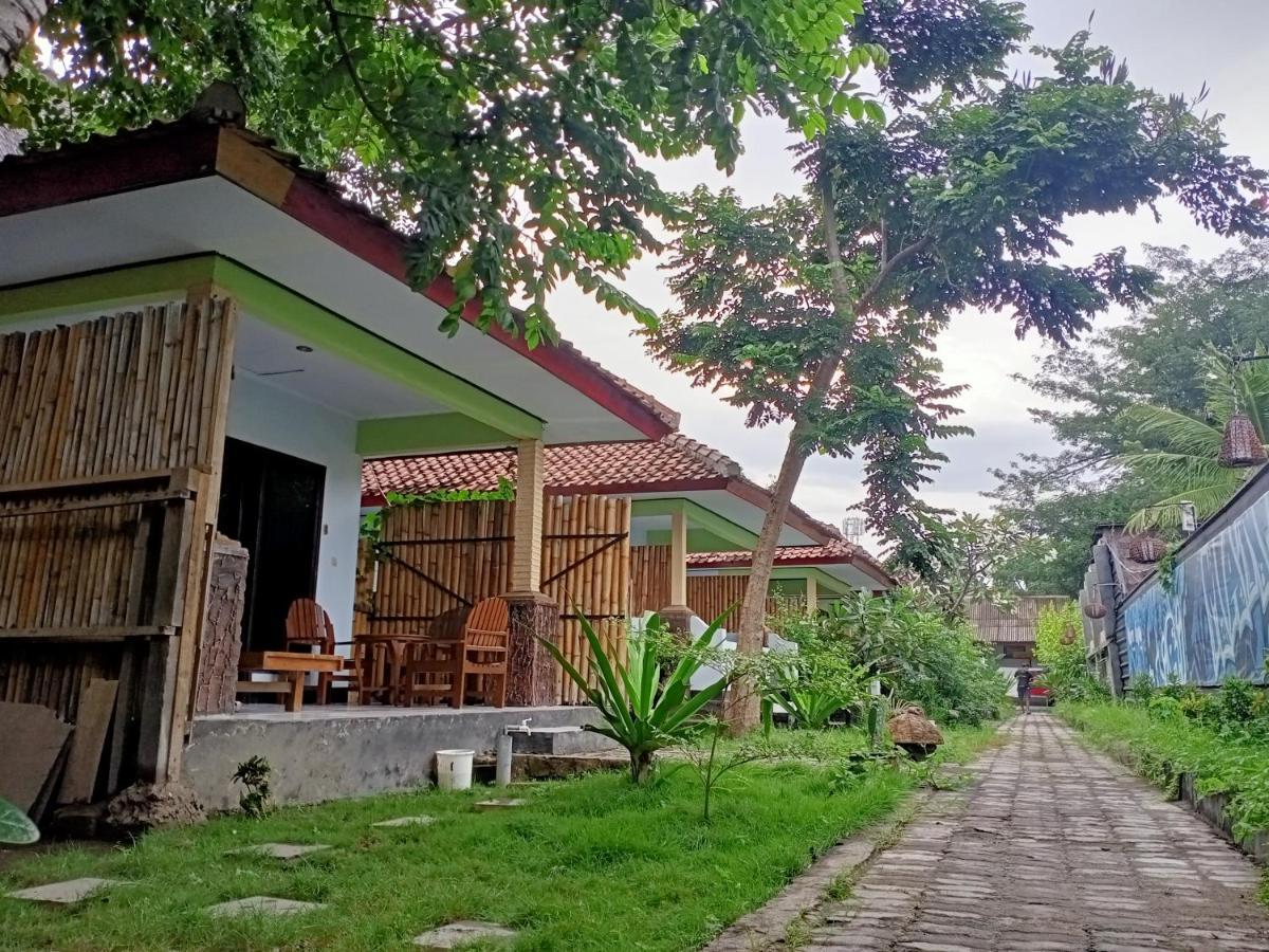Creative Bungalow Beach Front Gili Trawangan Exteriér fotografie