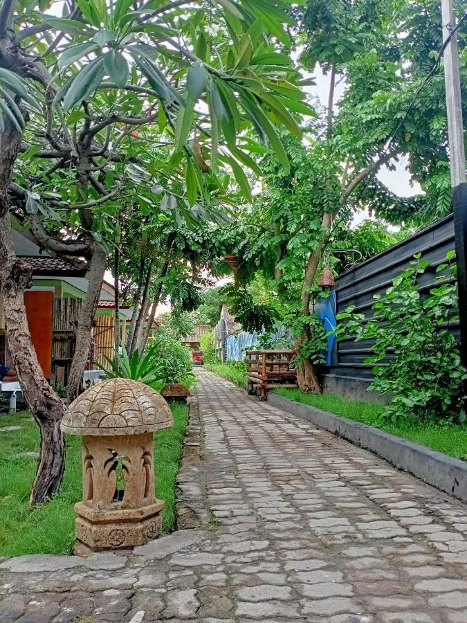 Creative Bungalow Beach Front Gili Trawangan Exteriér fotografie